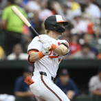 Kyle Stowers da tres hits y los Orioles derrotan a los Medias Rojas