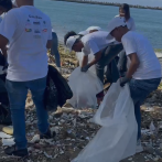 LISTÍN DIARIO realiza jornada de limpieza en playa de Montesino