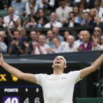 Fritz elimina a Zverev en el torneo de Wimbledon, Djokovic avanza pero se choca con el público