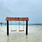 Medio Ambiente retira quioscos y columpios de playa Grand Grossier en Montecristi