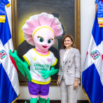 Vicepresidenta Raquel Peña recibe a Taní, la mascota de la Copa Mundial Femenina Sub-17