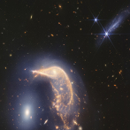 Telescopio Webb muestra galaxias entrelazadas en el infrarrojo