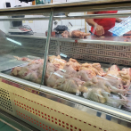 Pequeños productores avícolas de Moca insisten en que continúa la escasez de pollo