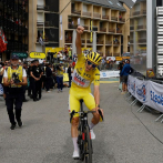 Tadej Pogacar gana la etapa 14 del Tour de Francia y refuerza su maillot amarillo