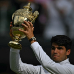 Alcaraz arrasa con Djokovic y gana su segundo Wimbledon consecutivo