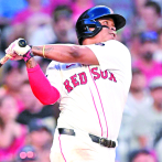 Rafael Devers decide triunfo de Boston con doble en el décimo