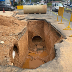 Colapso de una tubería causa socavón en Santo Domingo Este