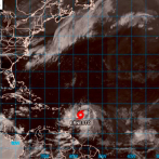 Tormenta tropical Ernesto impacta las Antillas Menores durante su trayecto