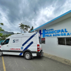 Mujer destroza mobiliario en área de emergencias del Hospital de Villa Altagracia