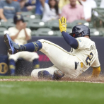 Cerveceros blanquean 6-0 a los Gigantes, Contreras se roba el plato