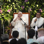 El papa pide en Indonesia luchar contra 