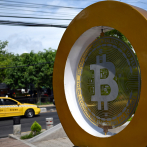 El bitcoin convirtió en empresario a un taxista de El Salvador