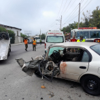 Una persona atrapada y al menos ocho lesionadas por accidente de tránsito en Santiago