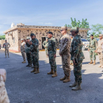 Ministro de Defensa supervisa trabajos de la verja fronteriza en la zona sur