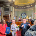 Yailin recibe reconocimiento de las autoridades de Newark con motivo a presentación en el Prudential