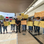 Familiares de mujer muerta en accidente en Ciudad Juan Bosch protestaron frente a SCJ