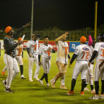 Toros ganan dejando a las Aguilas en el terreno