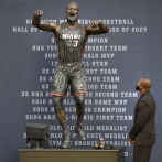 Así es la estatua de Dwyane Wade, el máximo anotador de todos los tiempos de Miami