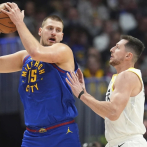 Jokic lidera a Nuggets con 27 puntos, en paliza de 129-103 sobre Jazz