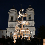 Llega la Navidad a Roma con el encendido de las luces en la Plaza de España