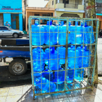 Continúa sin solución caso de la venta de agua en botellones expuesta al sol