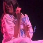 Arrojan un objeto en la cara a Billie Eilish durante un concierto en EEUU