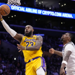 LeBron James guía a los Lakers hacia su cuarta victoria consecutiva