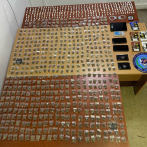 Policía y Ministerio Público incautan drogas y celulares durante operativos en Santiago