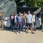 Detienen a varios dominicanos por transportar a nacionales haitianos en estatus migratorio irregular