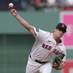 Cerveceros adquieren al lanzador Priester de Boston para reforzar su rotación afectada por lesiones