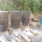 Apresan a dos haitianos tras desmantelar laboratorio clandestino de clerén en Navarrete