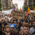 España ordena a Airbnb bloquear 65,000 alojamientos para turistas por infringir la normativa