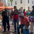 Merengue y guitarra, los sonidos musicales que se escuchan en la Zona Colonial