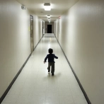 Dos menores dominicanos llevan más de siete meses retenidos en un refugio migratorio en Nueva York