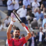 Djokovic logra su victoria número 100 en el torneo Roland Garros al superar a Cam Norrie