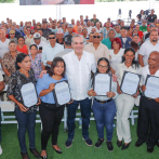 Abinader entregó ayer títulos y soluciones de agua en Santiago