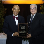 Santana Martínez es incluido en el libro 