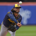 Ortiz quiebra empate, Peralta gana el noveno y Cerveceros superan Mets