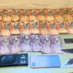 Policía apresa a dominicano y haitiano por posesión de armas y sustancias narcóticas en Pedernales