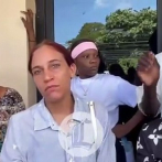 Padres exigen respuestas por menores detenidos en operativos en Sosua