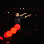 Internet tiene sus teorías sobre lo que capta la pantalla gigante de Coldplay