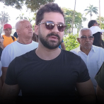 Realizan “cadena humana” frente al Jardín Botánico en defensa del área verde