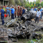 20 muertos al estrellarse un avión militar contra una escuela en Bangladés