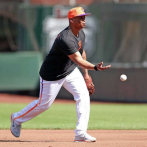 Rafael Devers hace su debut en la inicial