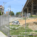 Desalojan familias ubicadas debajo del puente de La 17