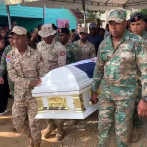 Sepultan en Dajabón militar encontrado muerto en Jimaní; familiares piden investigación