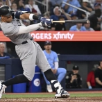 Aaron Judge queda fuera del juego de Yankees contra Filis debido a una lesión en el codo