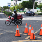 Motoristas desafían tercera fase del no giro a la izquierda