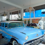 En local de Juan Dolio: autos antiguos, restaurante, Cigar Lounge y decoración “de espectáculo”