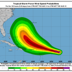 Erin continúa fortaleciéndose; vientos alcanzan los 95 kilómetros por hora